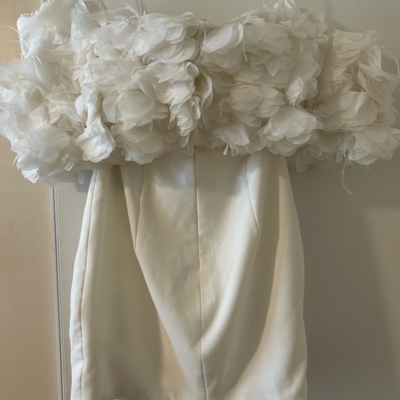 Elegant White Mini dress - Picture 5 of 7